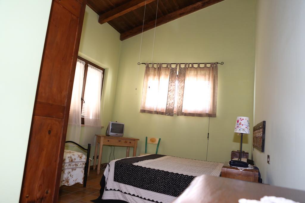 La Locanda Del Picchio Country House Morro dʼOro Εξωτερικό φωτογραφία